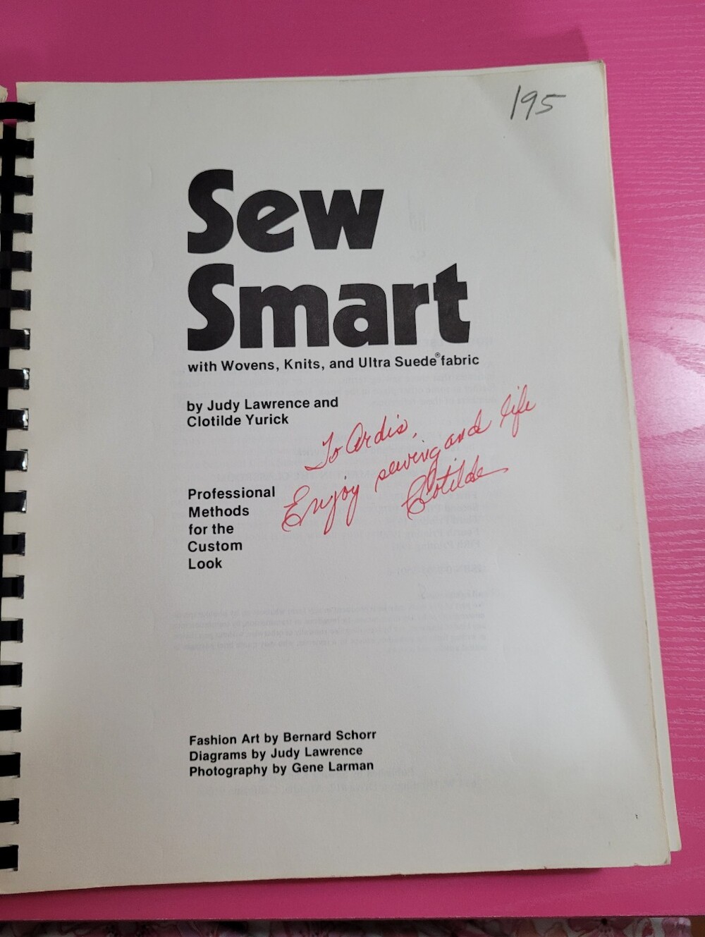 Vintage Sew Smart With Wovens, Knits, & Ultra Suede Fabrics Book (1136) - Picture 3 of 9